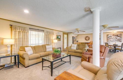 Tunica House | Cabin Fire Pit Less Than Half-Mi to Tunica Lake!