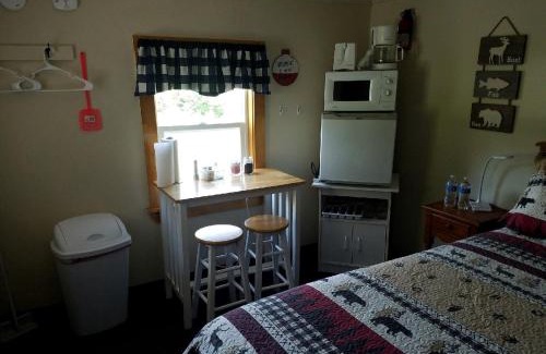 Stewartstown House | Cabin for Couples, Perfect for a Romantic Getaway in New Hampshire