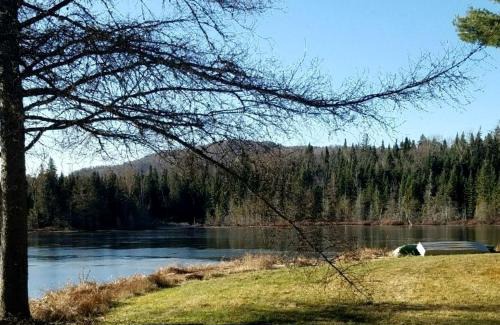 Stewartstown House | Cabin for Couples, Perfect for a Romantic Getaway in New Hampshire