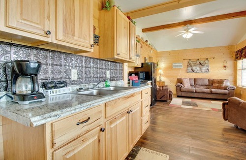 Mountain View Cabin | Cabin Getaway in Mountain View w/Porch + Grill