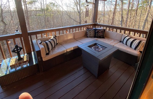 Jasper Cabin | Cabin Getaway - Wonderful Views - Lots to do - local wineries