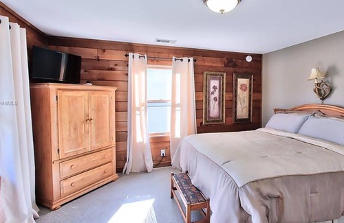 Okatie House | Cabin Hideaway- New! Unbelievable Setting!
