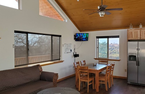 Raymond Cabin | Cabin Home near Yosemite National Park in the Sierra Foothills