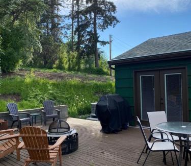Oak Harbor House | Cabin - Hot tub - Fire pit - View - Getaway!