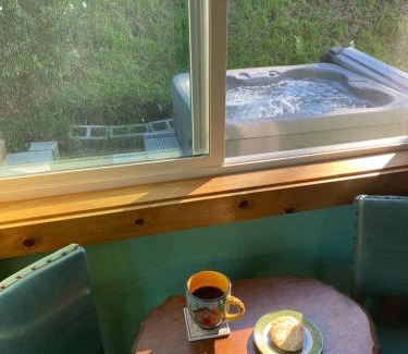 Oak Harbor House | Cabin - Hot tub - Fire pit - View - Getaway!