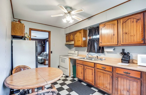 Boulder Junction Cabin | Cabin in Boulder Junction w/Fire Pit + Deck!