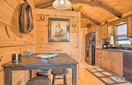 Mill Spring Cabin | Cabin in Mill Spring Near Parker-Binns Winery