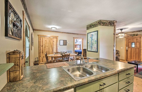 Guntersville Cabin | Cabin in Resort - 1/2 Mi to Guntersville Lake!
