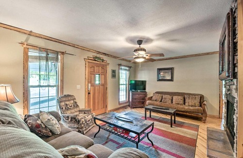 Guntersville House | Cabin in Resort - half Mi to Guntersville Lake!