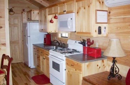 Hendersonville House | Cabin in the Treetops-Peaceful 1BR 20-Acre Rural Retreat-HotTub&WiFi near Asheville