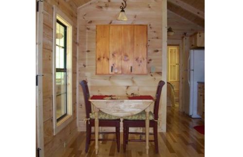 Hendersonville House | Cabin in the Treetops-Peaceful 1BR 20-Acre Rural Retreat-HotTub&WiFi near Asheville