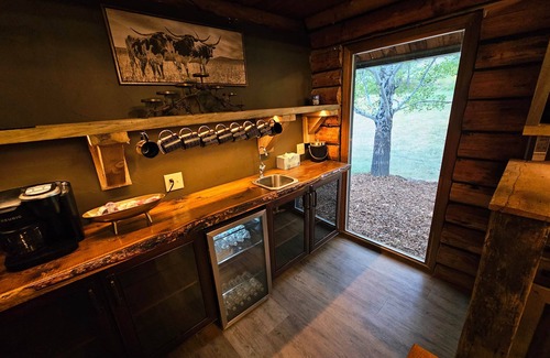 Billings Cabin | cabin in the woods with Hottub