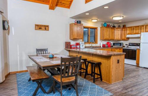 Sturgeon Bay House | Cabin in the Woods by Simple Life Rentals