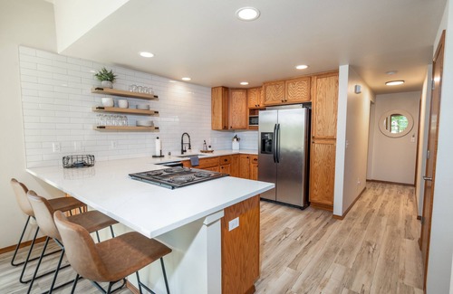 Ronald House | Cabin in the Woods- Family Friendly, Private Hot Tub
