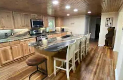 Townville Cabin | Cabin Lake Hartwell near Clemson and Greenville