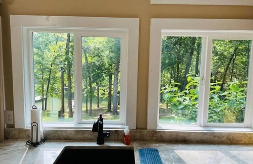 Townville House | Cabin Lake Hartwell near Clemson and Greenville