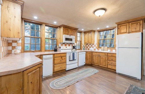 Snowbird House | Cabin Located on Big Cottonwood Canyon River