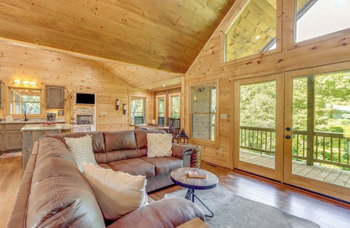 Mineral Bluff Cabin | Cabin Near Blue Ridge w/Fire Pit & Large Deck