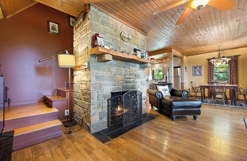 Blowing Rock Cabin | Cabin near BR/Boone, fire pit, WIFI, secluded, nearby hikes, and VIEWS!