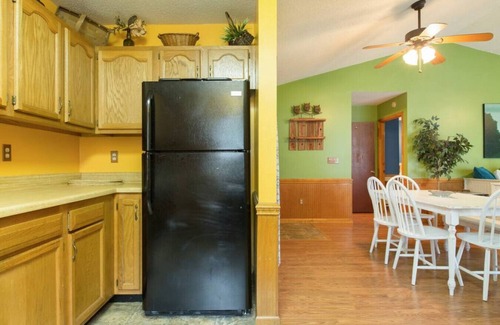 Chimney Rock Cabin | Cabin near Chimney Rock-Lake Lure-Asheville- DOG FRIENDLY