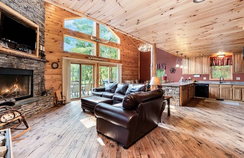 Harrison Cabin | Cabin near Leota Trails