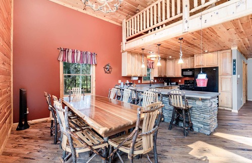 Harrison Cabin | Cabin near Leota Trails