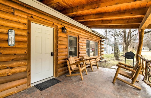 Ferryville Cottage | Cabin Near River - Treehouse Masters Stayed Here!