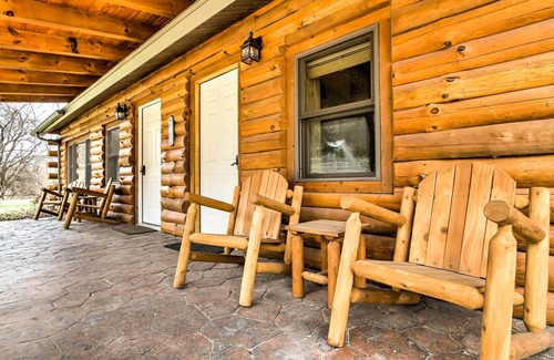 Ferryville Cottage | Cabin Near River - Treehouse Masters Stayed Here!