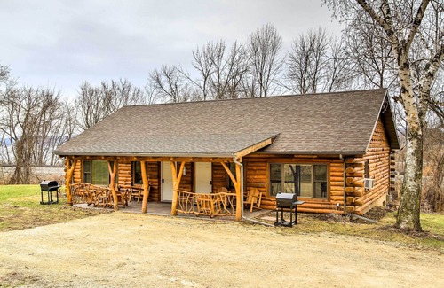 Ferryville Cottage | Cabin Near River - Treehouse Masters Stayed Here!