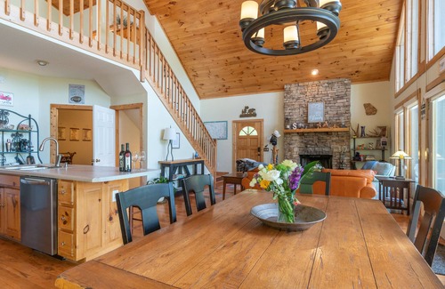 Helen House | Cabin near wineries, hiking, fishing, kayaking, antiquing and more.