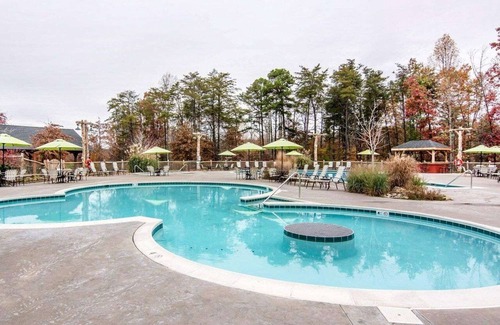 Gordonsville House | Cabin on 1,000 Acre Resort Horse-riding Huge Lake; Pools, Hot Tub,Games Kitchen