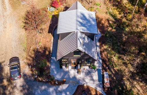 Hendersonville House | Cabin on 98 Acres Next to Dupont State Forest Near Hendersonville and Brevard