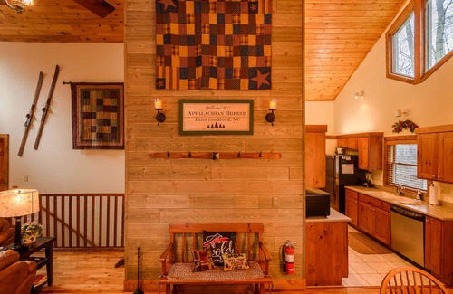 Blowing Rock Cabin | Cabin on Appalachian Ski Mountain