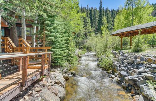 Black Hawk House | Cabin on Clear Creek A Hobbits Retreat!