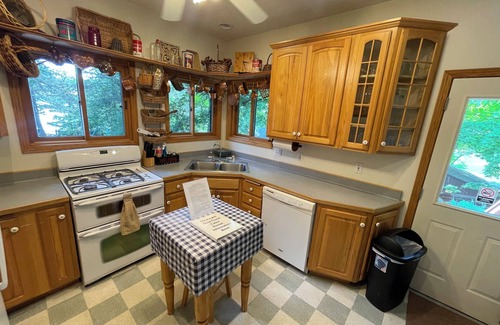 Annandale Cabin | Cabin on Clearwater Lake: 12 PERSON HOT TUB, PRIVATE DOCK & Room for 16+