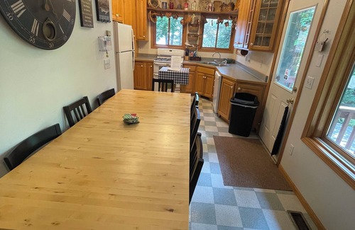 Annandale Cabin | Cabin on Clearwater Lake: 12 PERSON HOT TUB, PRIVATE DOCK & Room for 16+