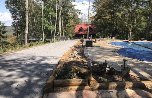 Byrdstown Cabin | Cabin on Dale Hollow Lake - Hike to lake