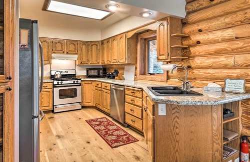 Kalifornsky Cabin | Cabin on Kenai Peninsula: Family & Group Friendly!