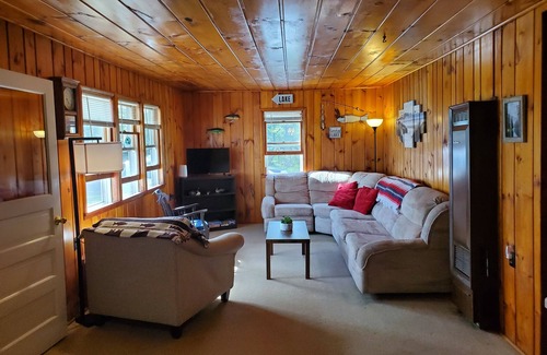 Hayward Cabin | Cabin on Teal Lake