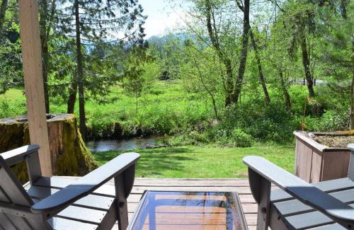 Packwood House | Cabin on the Creek