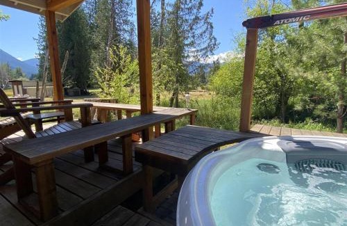 Packwood House | Cabin on the Creek