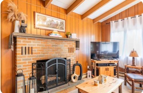Pocono Lake House | Cabin on the Water in the Poconos Relax @ the lake