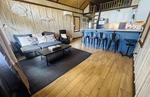 Groveoak Cabin | Cabin|Pets!Sleeps 5|Close to Lake Guntersville|2BR
