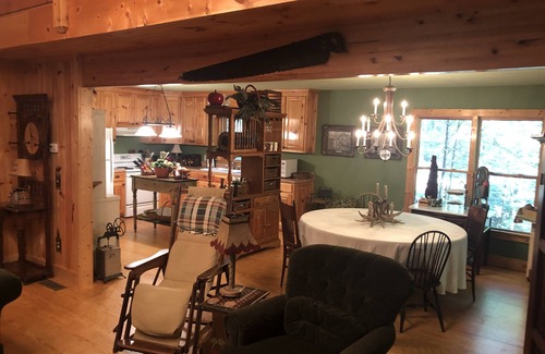Dahlonega Cabin | Cabin Retreat at the Creek- Dahlonega, Ga