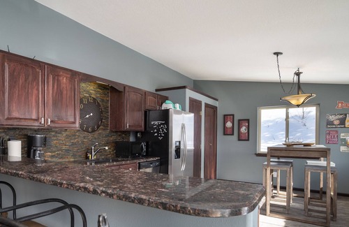 Grand View Highlands House | Cabin Serenity: Perfect for Ski Trips with Pets