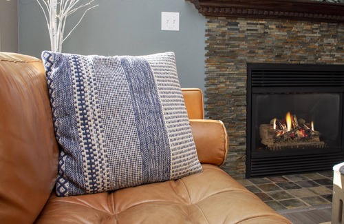 Grand View Highlands House | Cabin Serenity: Perfect for Ski Trips with Pets