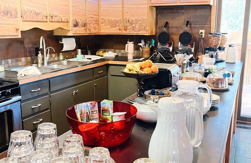 Woodland Park Bed & Breakfast | Cabin Suite Bed & Breakfast