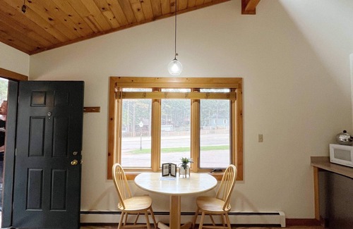 Woodland Park Bed & Breakfast | Cabin Suite Bed & Breakfast