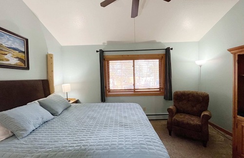 Woodland Park Bed & Breakfast | Cabin Suite Bed & Breakfast