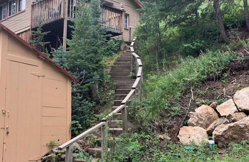 Pinecliffe Cabin | Cabin w/a Beautiful View Directly on the River Nested in the Mountains